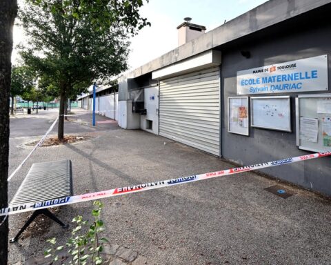 Un jeune homme de 23 ans abattu de plusieurs balles à Toulouse devant une école
