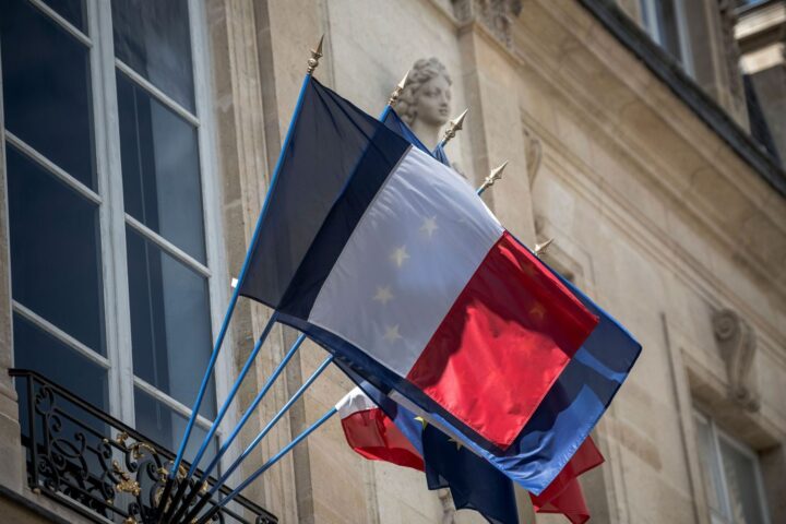 Un rapport préconise de redonner aux régions et départements leur capacité d’initiative en France