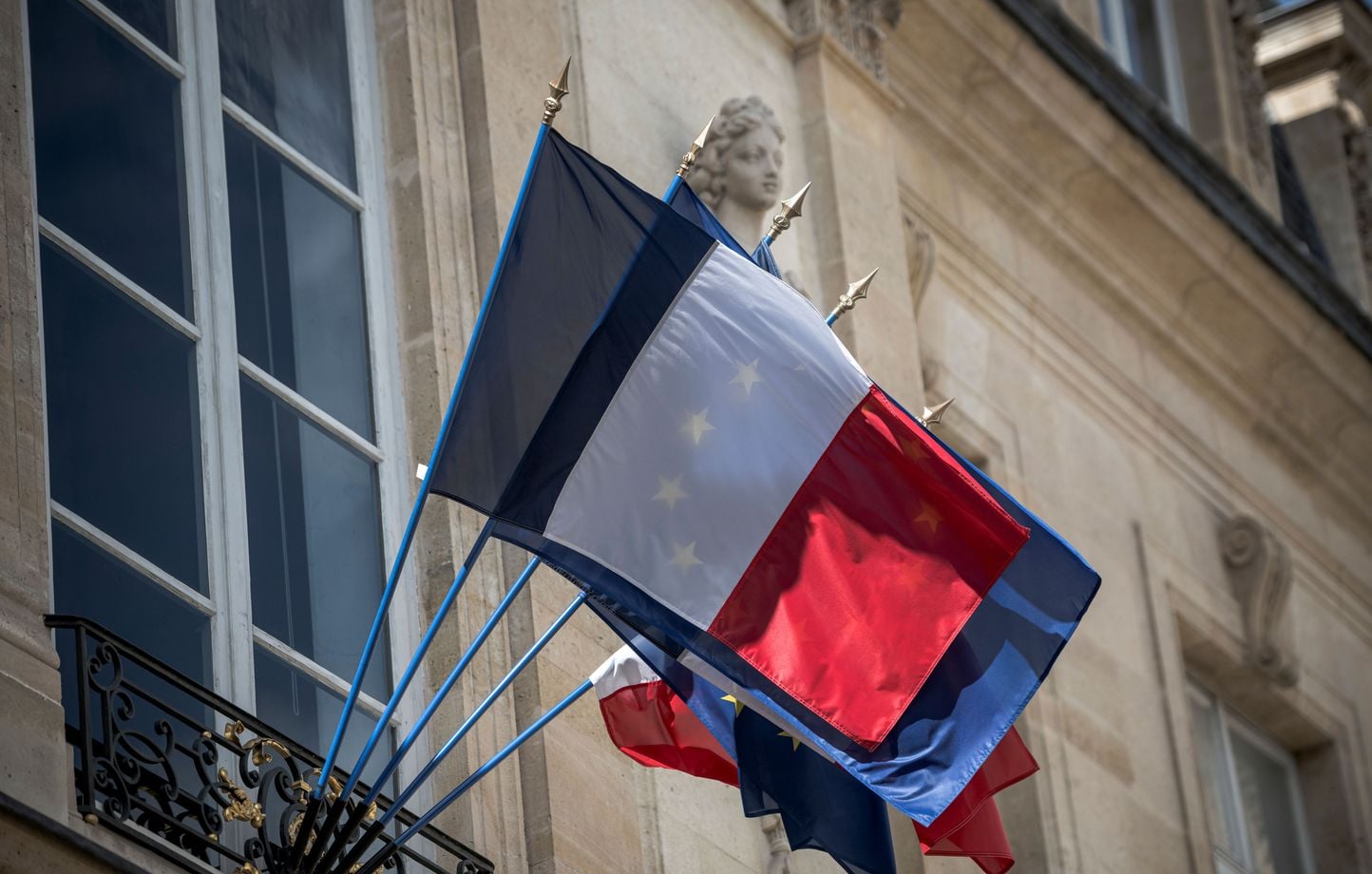Un rapport préconise de redonner aux régions et départements leur capacité d’initiative en France