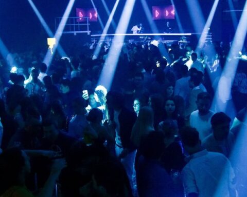 Un salarié allemand en arrêt maladie surpris en soirée dans une discothèque par son patron