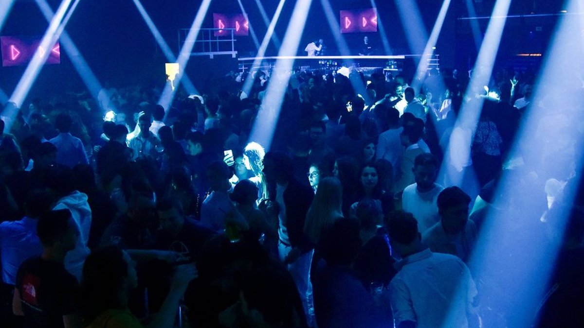 Un salarié allemand en arrêt maladie surpris en soirée dans une discothèque par son patron