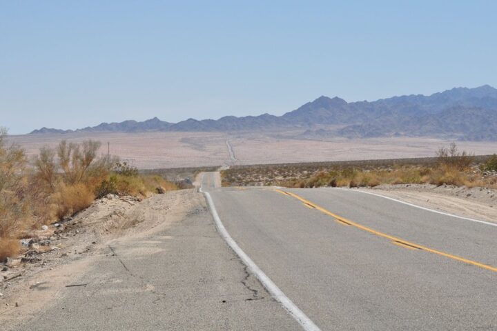 Une adolescente de 14 ans recherchée en Californie après la découverte d'un nouveau-né abandonné mort