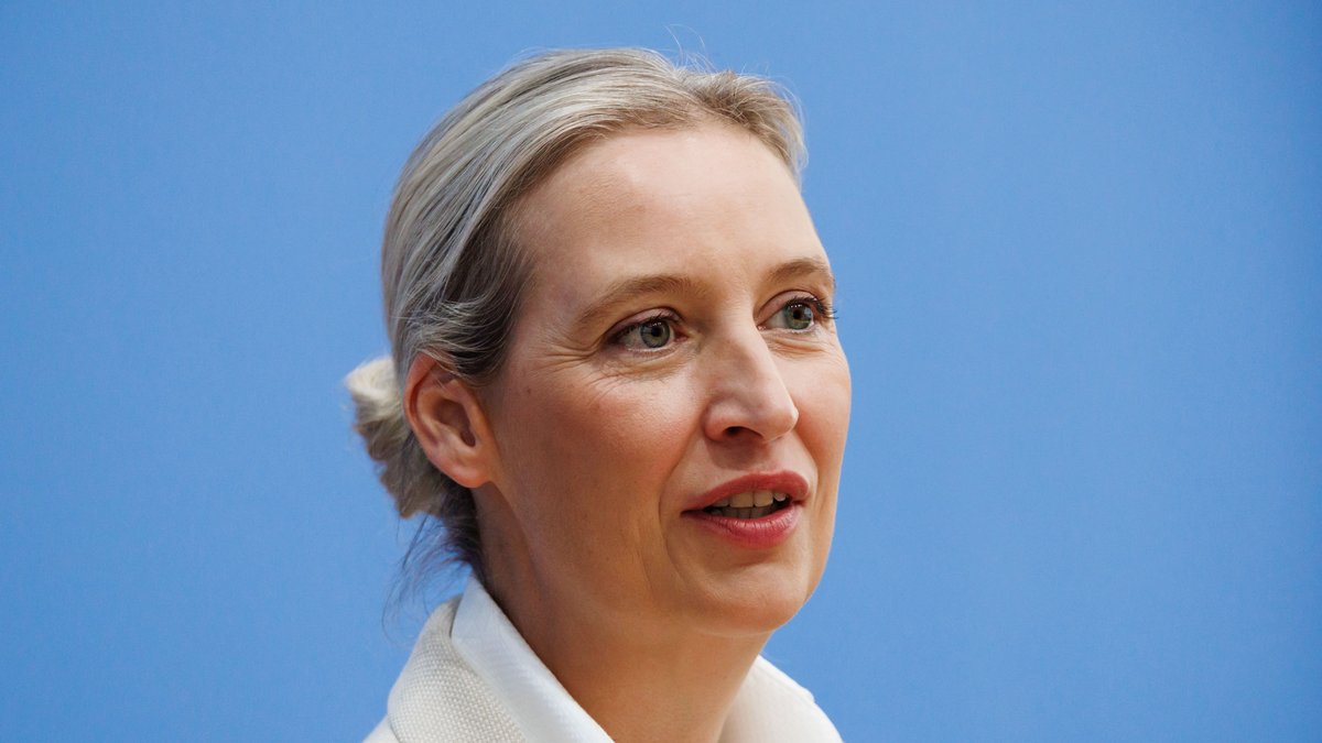 Victoire de l'AfD en Saxe-Anhalt : le paradoxe d'Alice Weidel, cheffe lesbienne d'un parti d'extrême droite