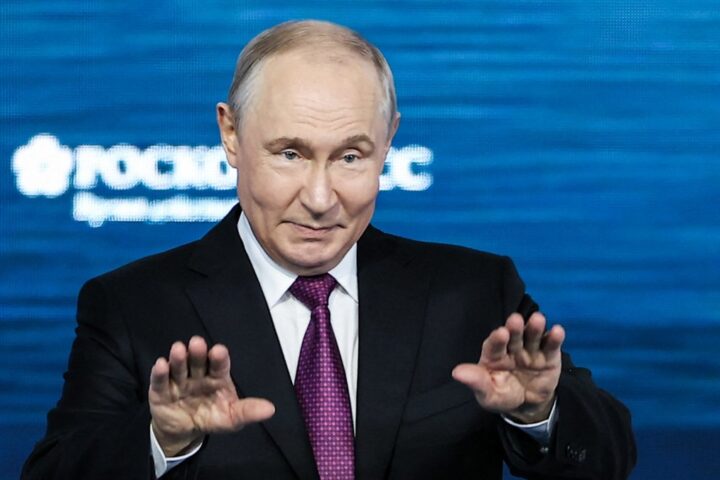 Vladimir Poutine évoque une "chance" de négociations de paix avec l'Ukraine à Vladivostok