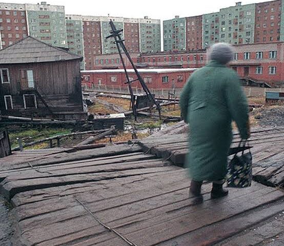 Le Kremlin reporte sur les Russes la charge d'un déficit budgétaire record en relevant la fiscalité des « revenus passifs » et des achats en ligne à l'étranger à 22 %