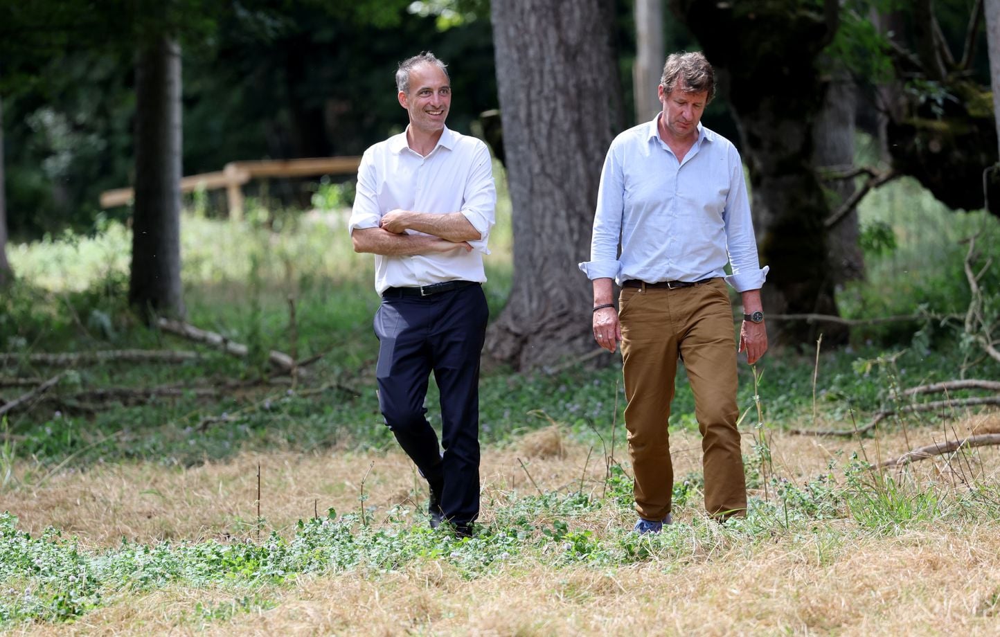 Yannick Jadot suspendu des Ecologistes après avoir soutenu Raphaël Glucksmann pour la présidentielle 2027
