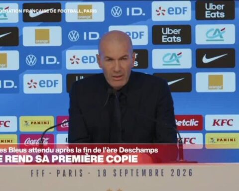 Zidane présente sa première liste en tant que sélectionneur de l'équipe de France.