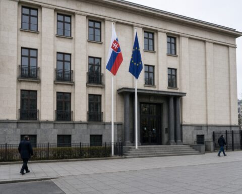 À Bratislava, le retour d’un attaché militaire russe met à l’épreuve la ligne de Robert Fico