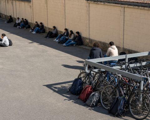 En France, les blocages de lycées déplacent la bataille vers la question de la maîtrise politique