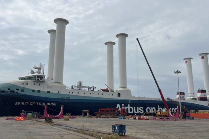 Airbus prépare des essais en mer pour le "Spirit of Toulouse", le plus grand cargo à voiles au monde
