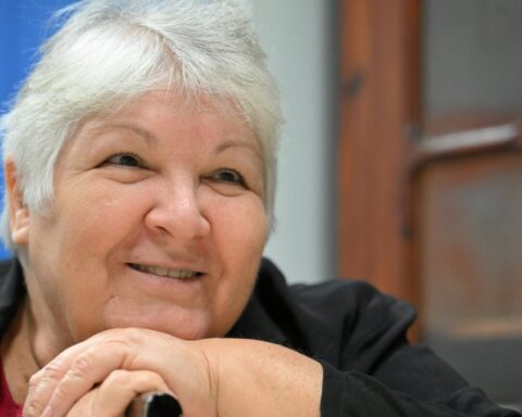 Aleida Guevara défend la réalité cubaine lors d'une conférence à Toulouse