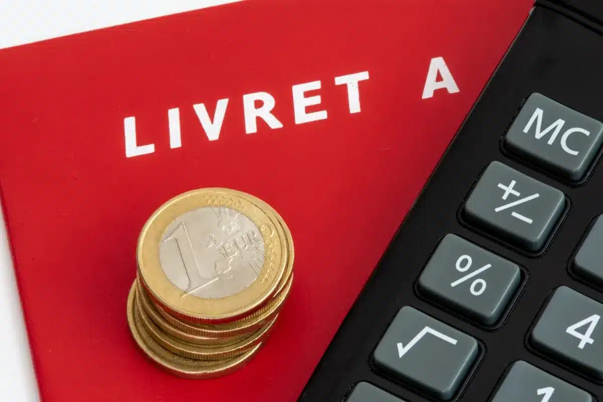 Analyse des raisons derrière la volonté du gouvernement d'augmenter le plafond du Livret A : guide détaillé.