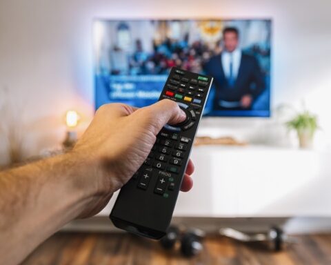 Appel à candidatures pour six fréquences de télévision numérique terrestre en France