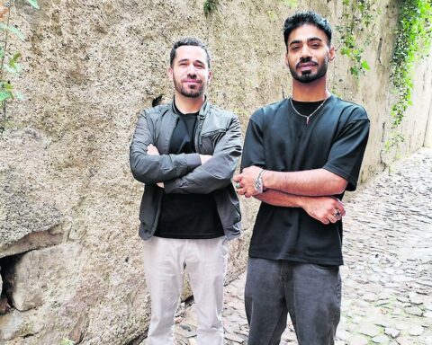 "Atiqullah Rahimy, journaliste afghan réfugié à Figeac, évoque la souffrance des femmes en Afghanistan"