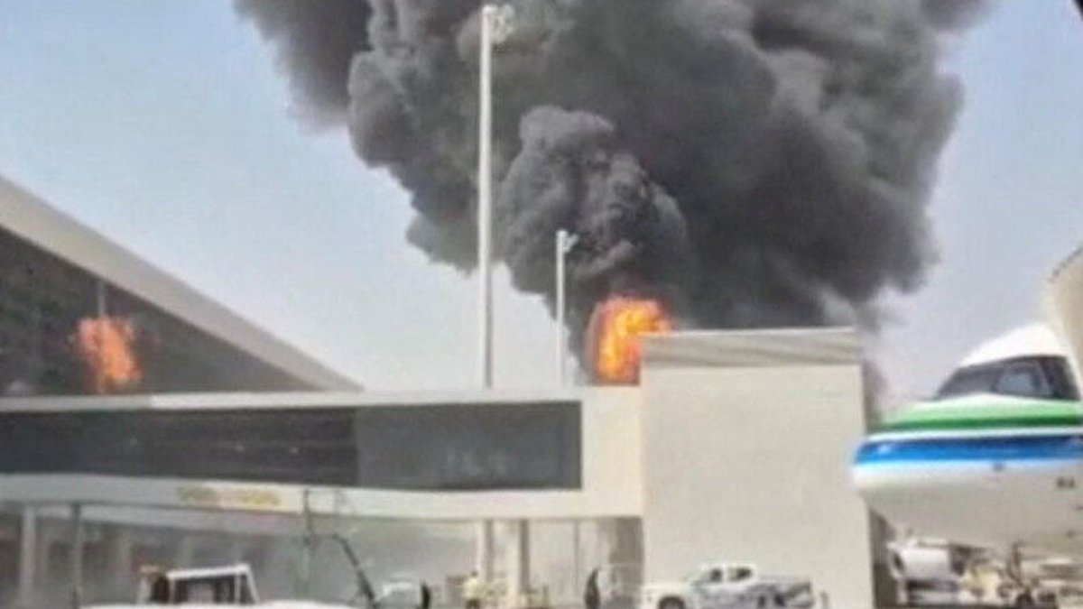 Attaque meurtrière à l'aéroport de Ryad: 12 morts, les Houthis accusés par la coalition saoudienne 1 Attaque meurtrière à l'aéroport de Ryad: 12 morts, les Houthis accusés par la coalition saoudienne