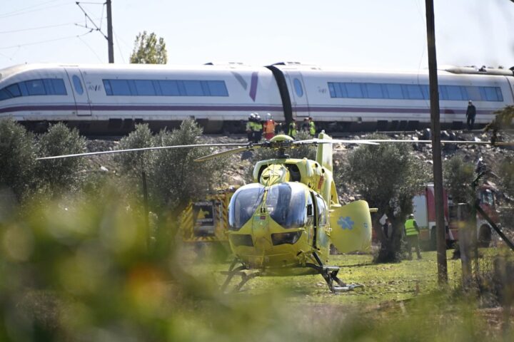 Augmentation drastique des prix des billets d'avion après l'accident de train près de Tolède