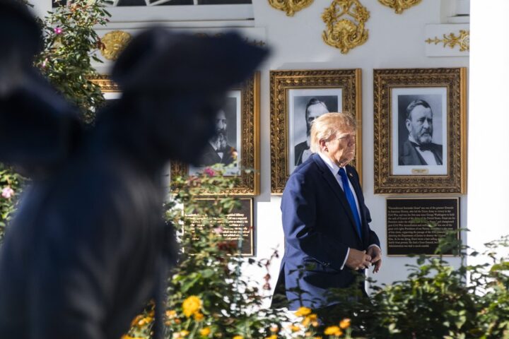 Barack Obama critique Donald Trump pour des choix de décoration à la Maison-Blanche