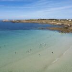 Bretagne : une plage de surf réputée confrontée à des analyses de qualité d'eau controversées