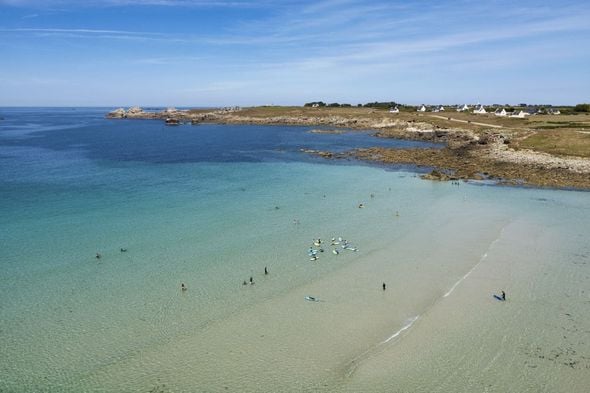 Bretagne : une plage de surf réputée confrontée à des analyses de qualité d'eau controversées