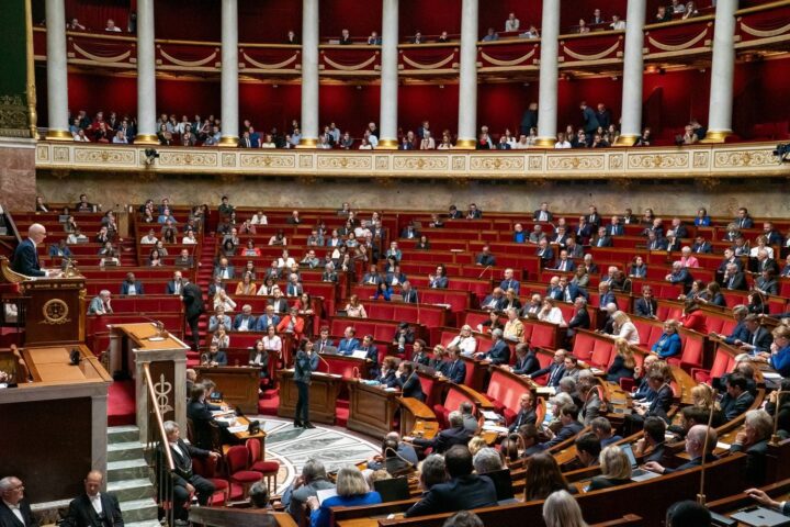 Budget 2027 : adoption symbolique d'un amendement pour une hausse de 20 % des salaires des enseignants