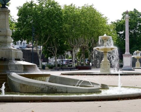 Carcassonne : inauguration d'une stèle en hommage aux victimes juives des attentats du 7 octobre 2023 par le maire RN