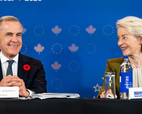 Carney fixe des objectifs pour un statut d'"associé" de l'UE face à la tension commerciale entre les États-Unis et le Canada
