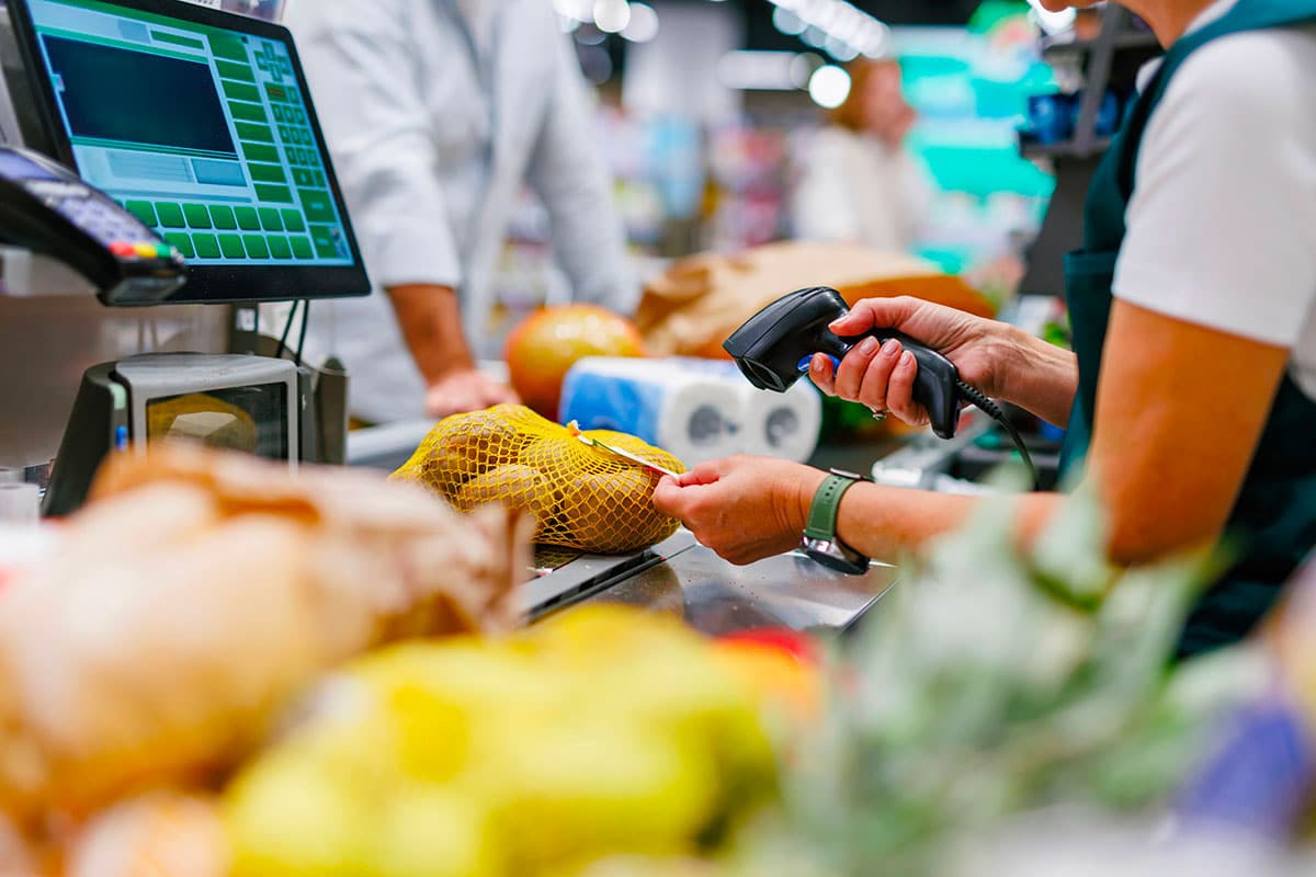 Carrefour anticipe un effondrement de la consommation française d'ici 2026. 1 Carrefour anticipe un effondrement de la consommation française d'ici 2026.