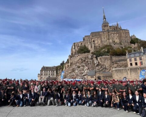 Castres. Des lycéens rendent hommage aux vétérans paras lors d'une marche solidaire