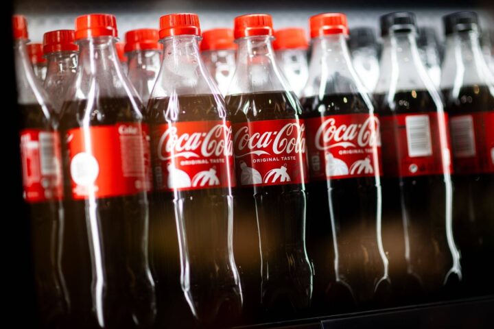 Coca-Cola, Nestlé et Danone s'engagent à clarifier le recyclage de leurs bouteilles en plastique en Europe