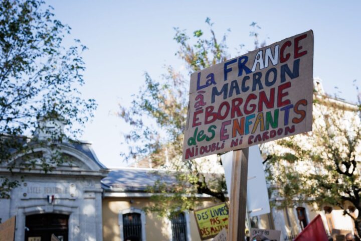 Colère d'Emmanuel Macron après la diffusion d'un slogan insultant sur France 2