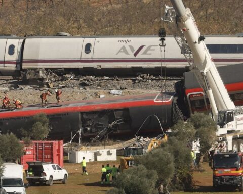 Collision de trains mortelle en Espagne : questions sur la sécurité ferroviaire après 69 décès