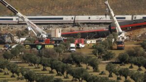 Collision de trains près d'Urda en Espagne : deux jeunes échappent à la catastrophe grâce à un changement d'horaire