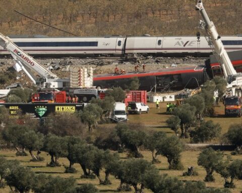 Collision de trains près d'Urda en Espagne : deux jeunes échappent à la catastrophe grâce à un changement d'horaire