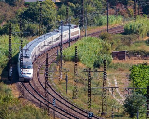 Collision mortelle de trains en Espagne : au moins dix morts confirmés par les autorités locales