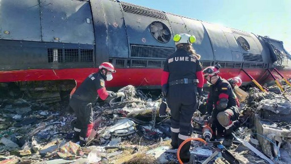 Collision mortelle de trains en Espagne : le Quai d'Orsay annonce deux Français disparus
