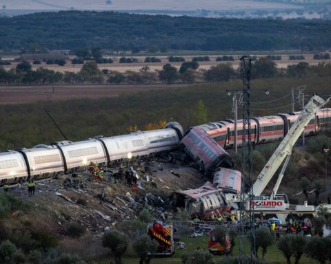 Collision mortelle de trains près de Tolède : une ancienne ministre et une athlète de 24 ans parmi les victimes