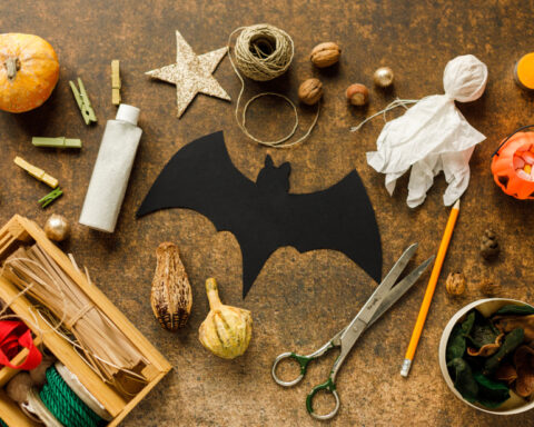 Comment encourager la créativité des enfants à travers des bricolages et costumes d'Halloween ?