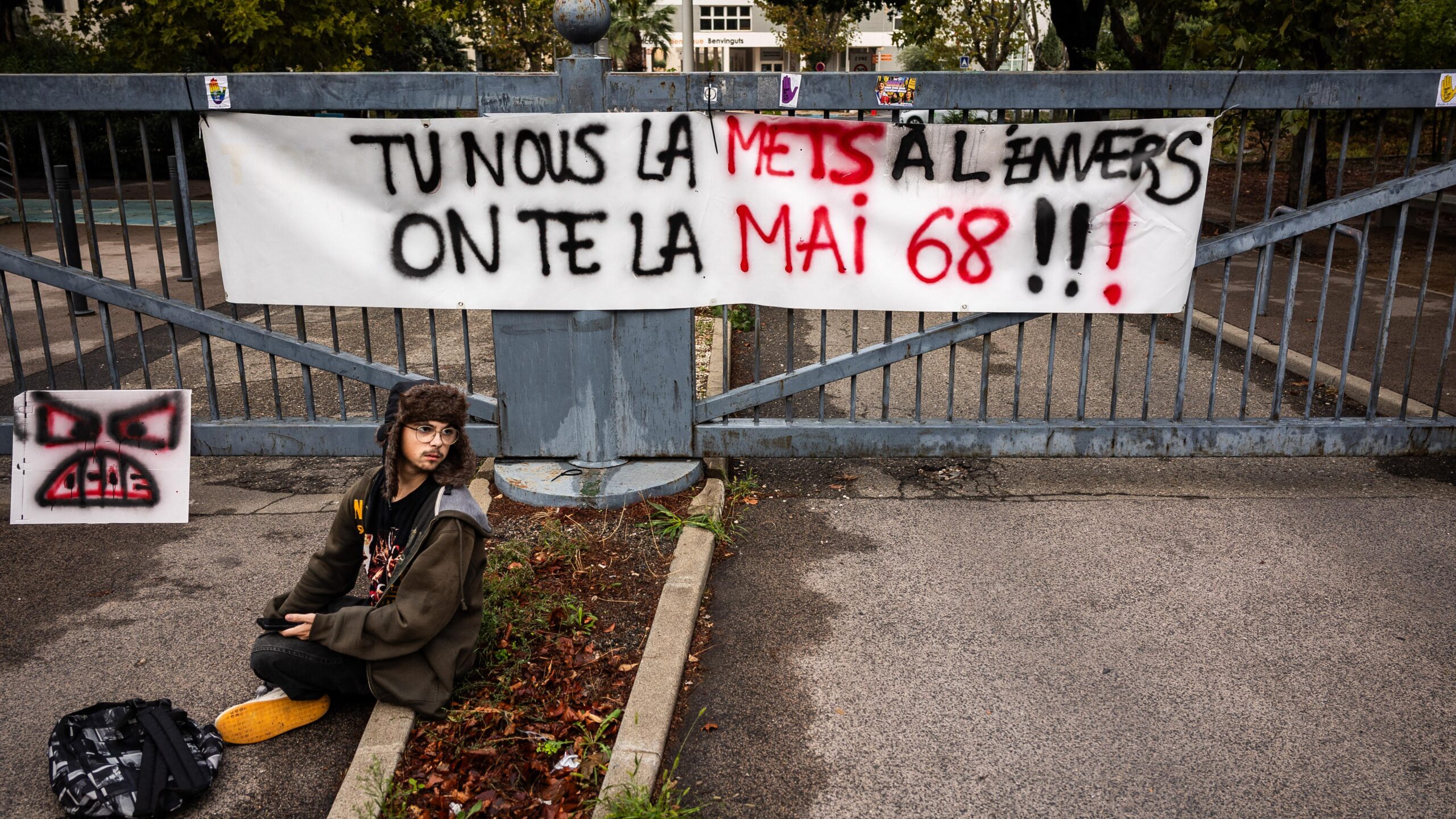 Des étudiants français manifestent et évoquent mai 68 pour dénoncer le sous-financement scolaire