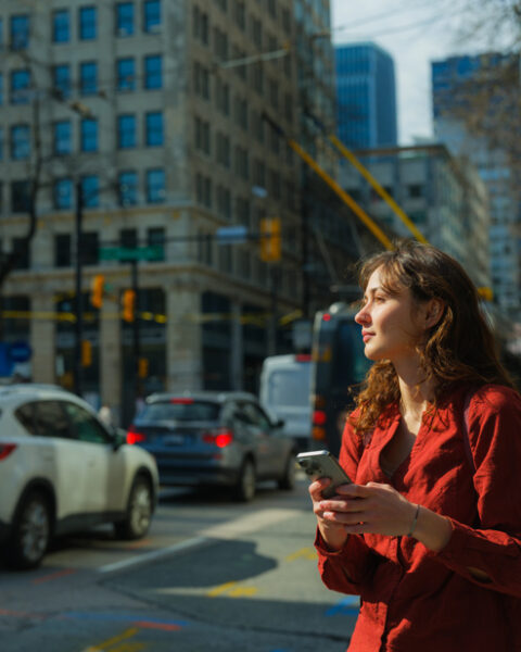 Des influenceuses redéfinissent la solitude comme un acte d'émancipation