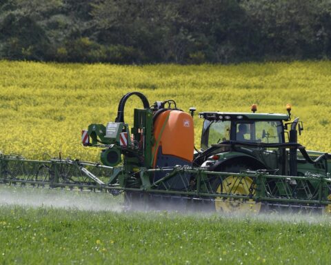 Des manifestations à Cahors contre le projet européen de déréglementation des pesticides