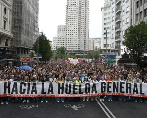 Des manifestations massives en Espagne après l'expulsion de Maricarmen, 87 ans, de son appartement