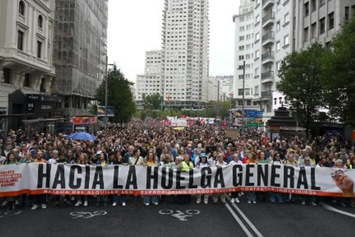 Des manifestations massives en Espagne après l'expulsion de Maricarmen, 87 ans, de son appartement