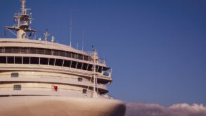 Des passagers d'un navire de croisière contraints de débarquer au Cambodge en raison de la hausse des coûts de carburant