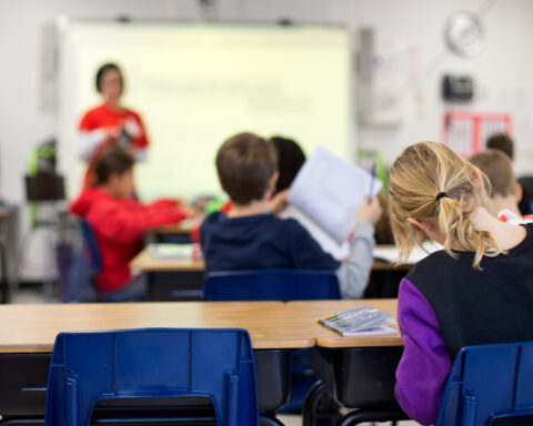 Divulguer sa vie privée en classe : un acte pédagogique à modérer