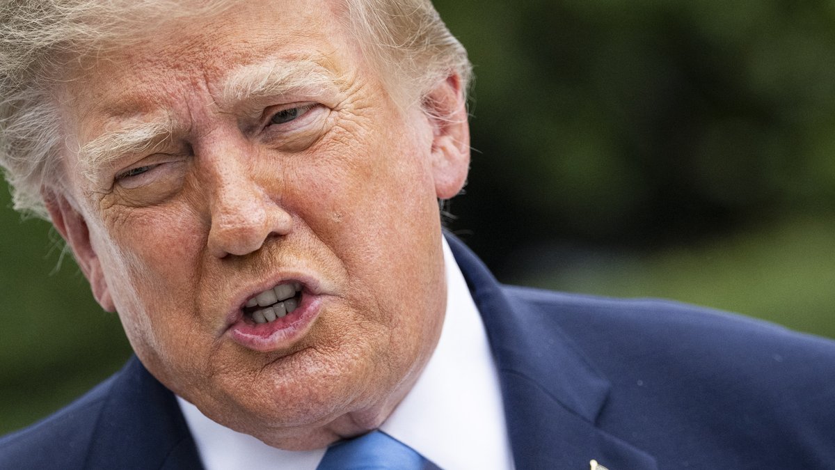 Donald Trump attribue la hausse des prix des carburants aux frappes ukrainiennes contre la Russie