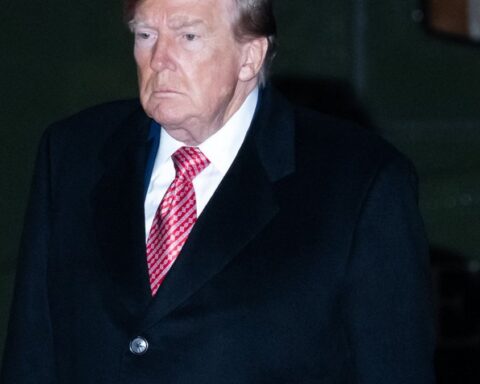 Donald Trump critique à nouveau Volodymyr Zelensky, accusant l'Ukraine de ne pas vouloir mettre fin à la guerre