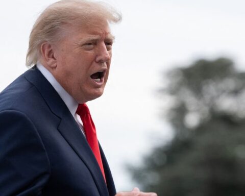 Donald Trump critique le prix Nobel de la paix, qualifiant la décision du comité norvégien de honteuse