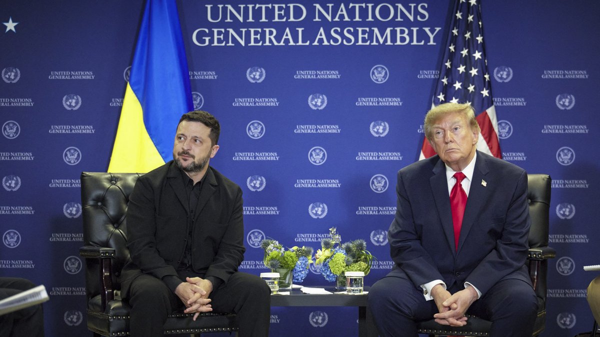 Donald Trump critique sévèrement Zelensky, qualifiant sa collaboration avec l'Ukraine de "plus difficile qu'avec Poutine"
