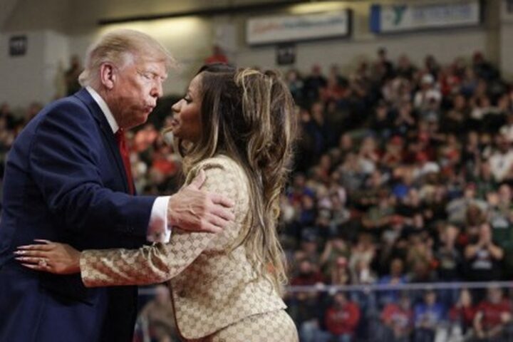 Donald Trump fait des commentaires controversés sur Nicki Minaj lors d'un meeting au Michigan