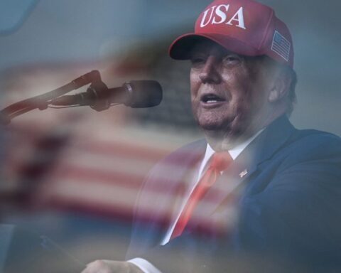 Donald Trump ironise sur les mobilisations en France lors d'un meeting en Géorgie